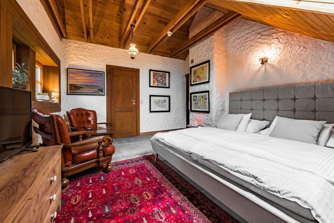 Dworek Wiktorowo Hotel Budki Petrykowskie Екстериор снимка